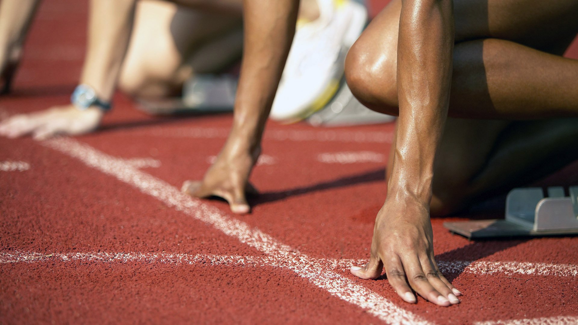 开云体育视频直播-水球赛场瑞士男队防守严密，瑞士队打球风格